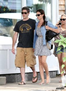 Odette Annable feet photo thumbnail