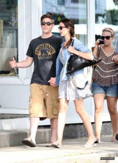 Odette Annable feet photo thumbnail