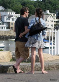 Odette Annable feet photo thumbnail