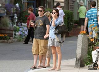 Odette Annable feet photo thumbnail