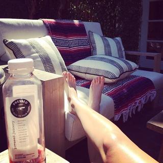 Odette Annable feet photo thumbnail