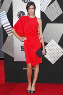 Odette Annable feet photo thumbnail