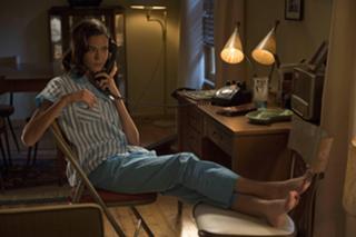 Odette Annable feet photo thumbnail