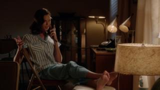 Odette Annable feet photo thumbnail