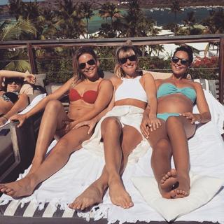 Odette Annable feet photo thumbnail
