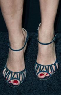 Odette Annable feet photo thumbnail