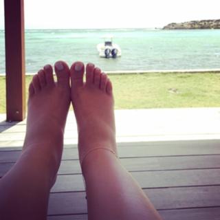 Odette Annable feet photo thumbnail