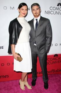 Odette Annable feet photo thumbnail