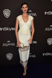Odette Annable feet photo thumbnail