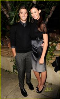 Odette Annable feet photo thumbnail