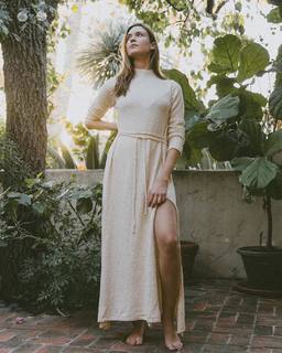 Odette Annable feet photo thumbnail