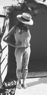 Odette Annable feet photo thumbnail