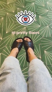 Odette Annable feet photo thumbnail