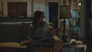 Odette Annable feet photo thumbnail