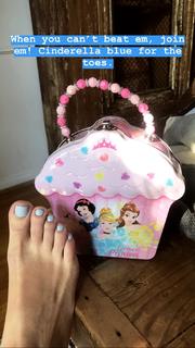 Odette Annable feet photo thumbnail