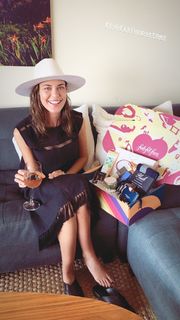 Odette Annable feet photo thumbnail