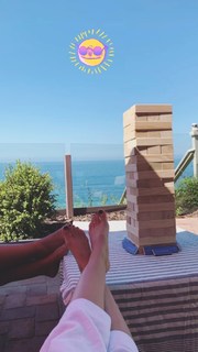 Odette Annable feet photo thumbnail