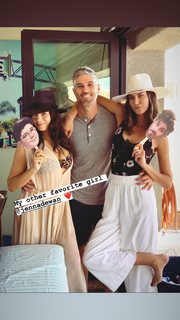 Odette Annable feet photo thumbnail