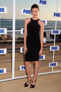 Odette Annable feet photo thumbnail