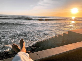 Odette Annable feet photo thumbnail