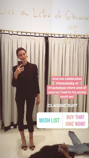 Odette Annable feet photo thumbnail