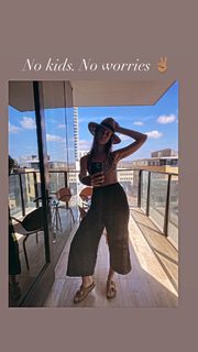 Odette Annable feet photo thumbnail