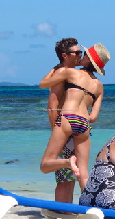 Odette Annable feet photo thumbnail