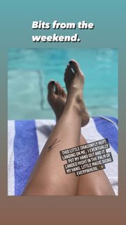 Odette Annable feet photo thumbnail