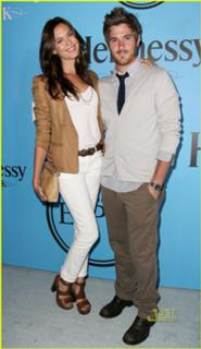 Odette Annable feet photo thumbnail
