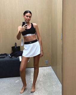 Odette Annable feet photo thumbnail