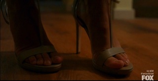 Odette Annable feet photo thumbnail