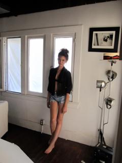 Odette Annable feet photo thumbnail