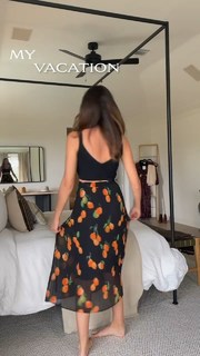 Odette Annable feet photo thumbnail