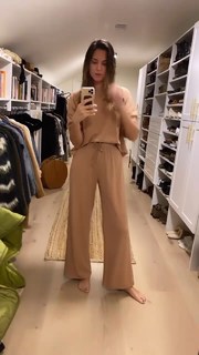 Odette Annable feet photo thumbnail