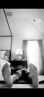 Odette Annable feet photo thumbnail