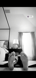 Odette Annable feet photo thumbnail