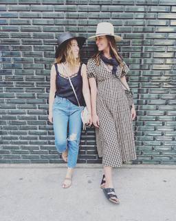 Odette Annable feet photo thumbnail
