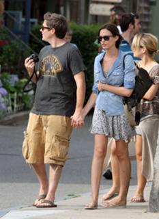 Odette Annable feet photo thumbnail