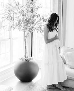 Odette Annable feet photo thumbnail