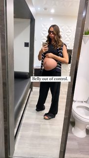 Odette Annable feet photo thumbnail