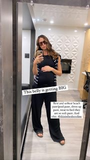 Odette Annable feet photo thumbnail