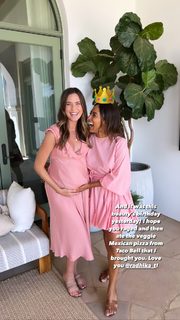 Odette Annable feet photo thumbnail