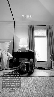 Odette Annable feet photo thumbnail