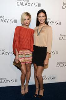 Odette Annable feet photo thumbnail
