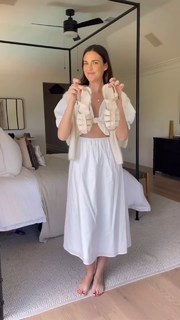 Odette Annable feet photo thumbnail