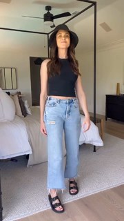 Odette Annable feet photo thumbnail