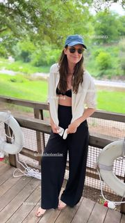 Odette Annable feet photo thumbnail