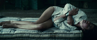 Odette Annable feet photo thumbnail