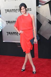 Odette Annable feet photo thumbnail