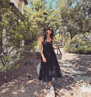 Odette Annable feet photo thumbnail